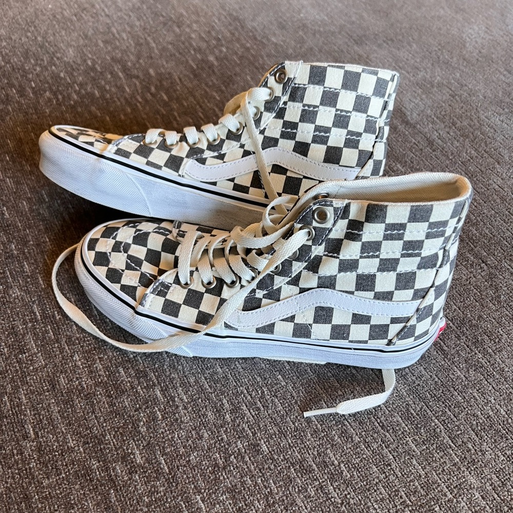 Women’s checkered high top vans